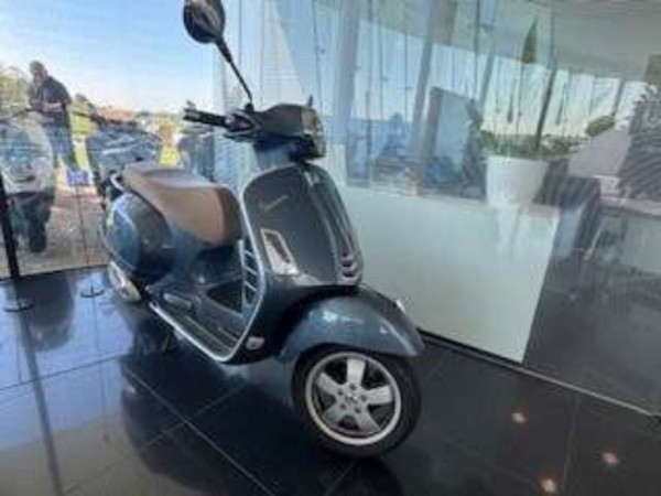 Vespa GTS 300 hpe